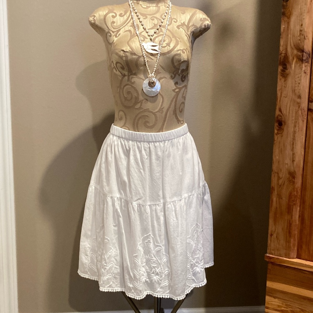 JMB Signature White Cotton Embroidered Skirt size XL